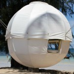 Cферический кокон-палатка для отдыха на свежем воздухе.